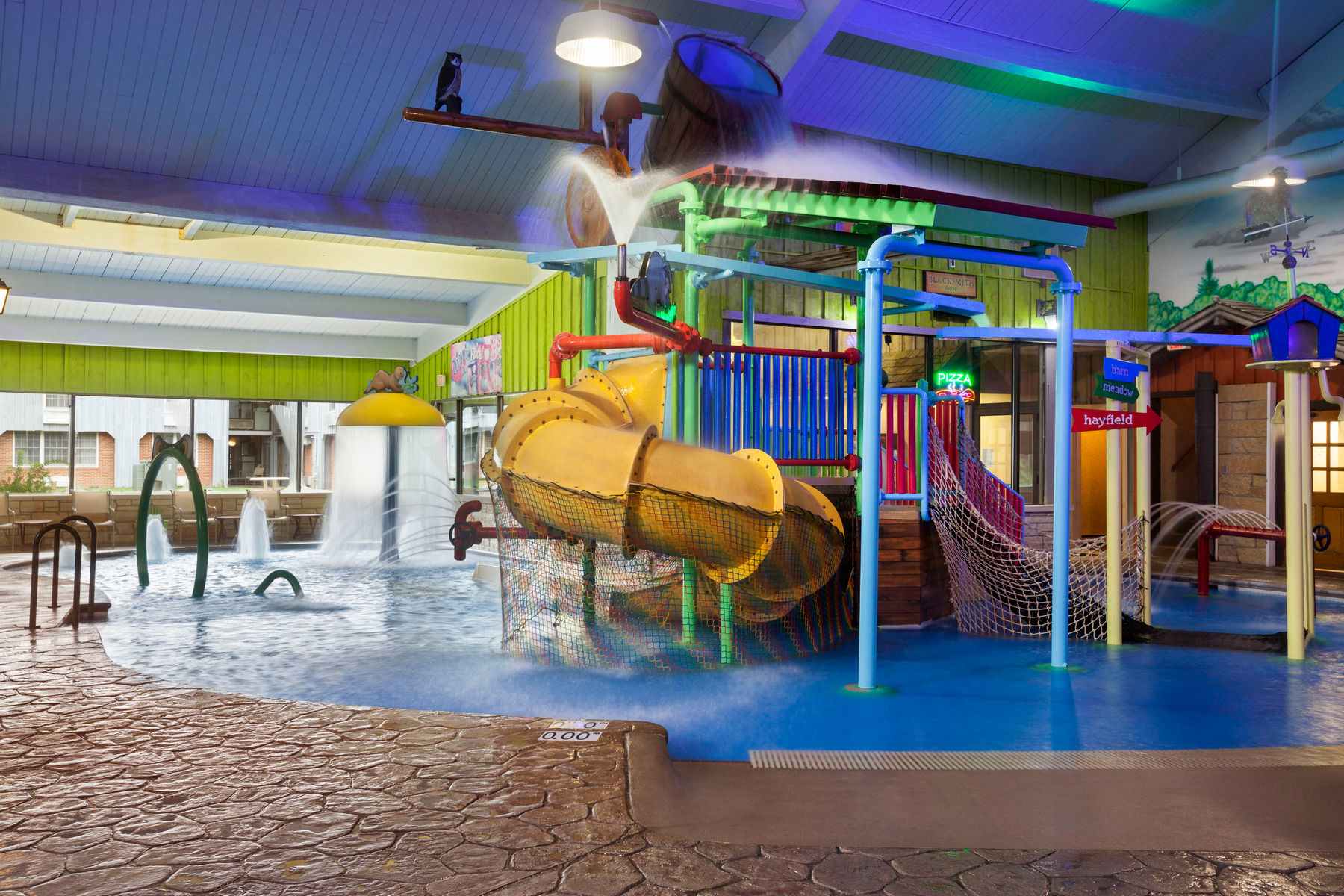 Ramada by Wyndham Williamsburg and Wasserbahn Waterpark