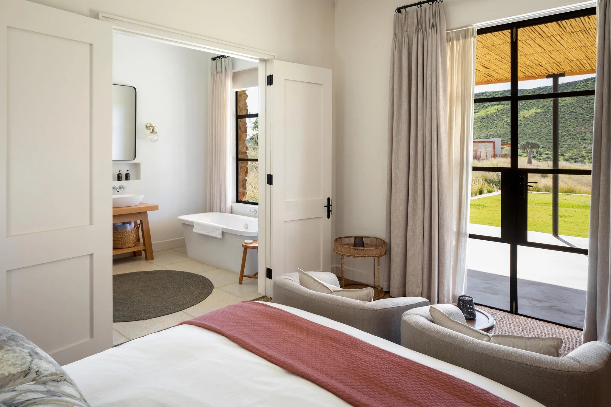 Room gallery image 1.