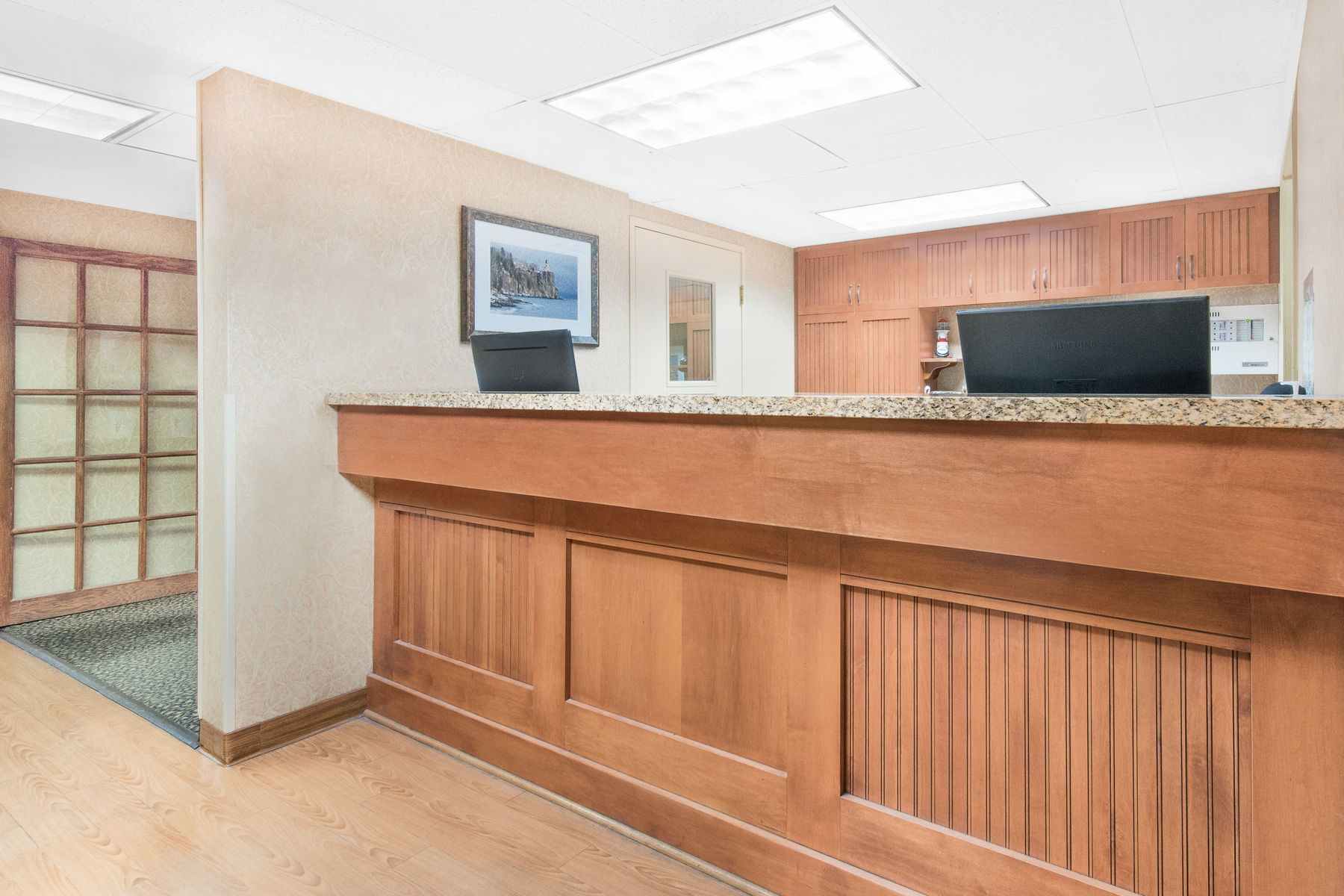 Days Inn by Wyndham Duluth By Miller Hill Mall