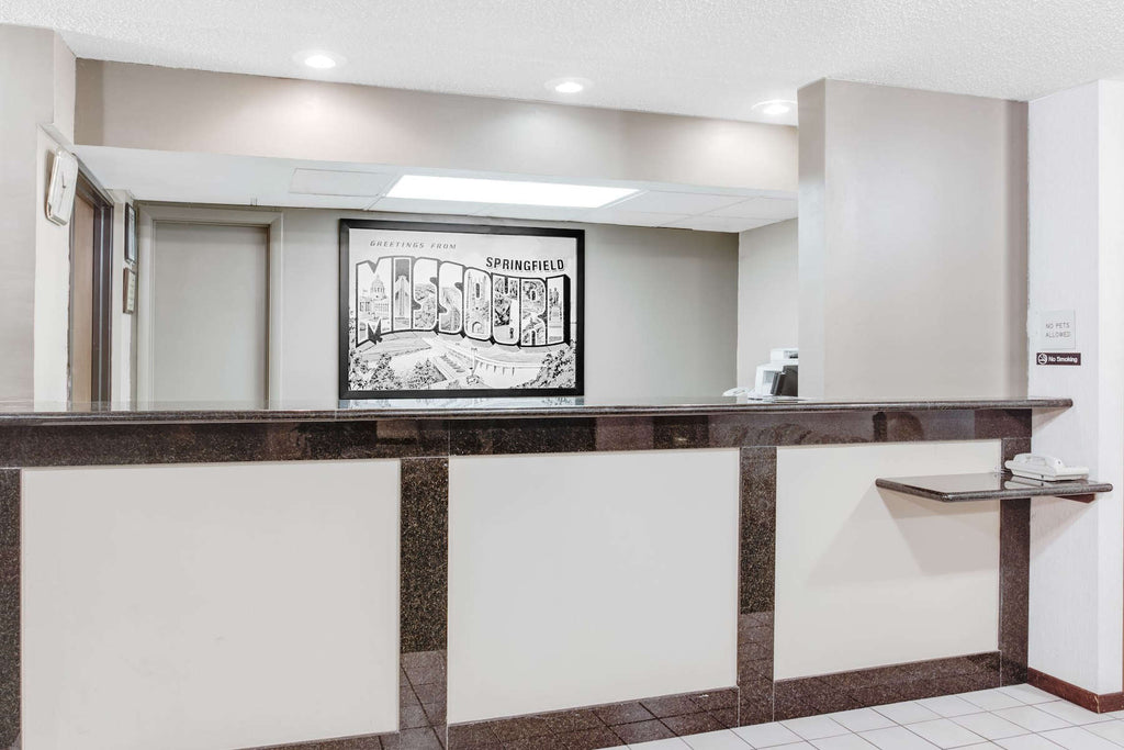 Super 8 by Wyndham Springfield Battlefield