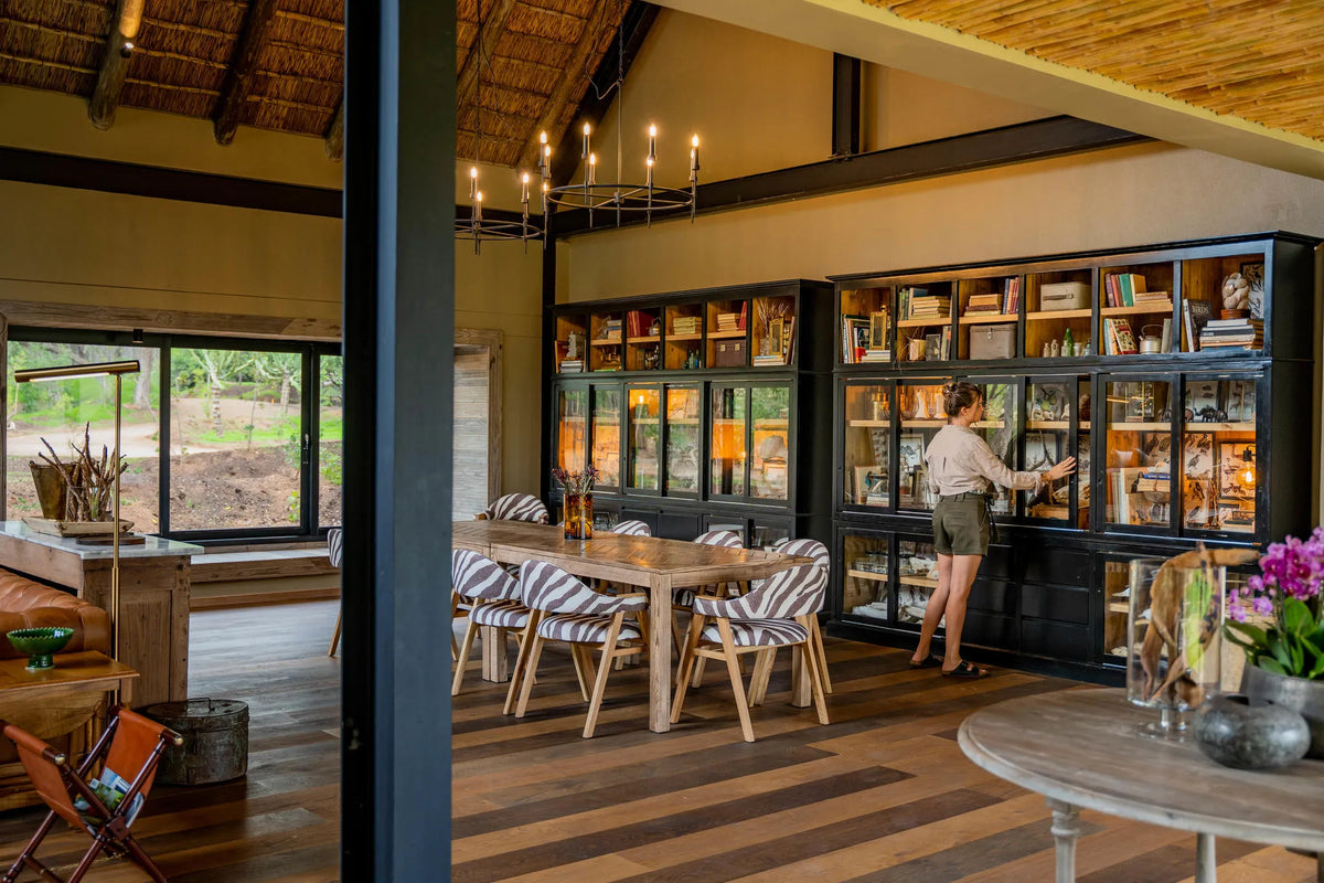 Main Lodge Library & Lounge at Thornybush Game Lodge, Thornybush Game Reserve, South Africa.