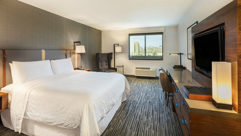 Four Points by Sheraton Los Angeles Westside