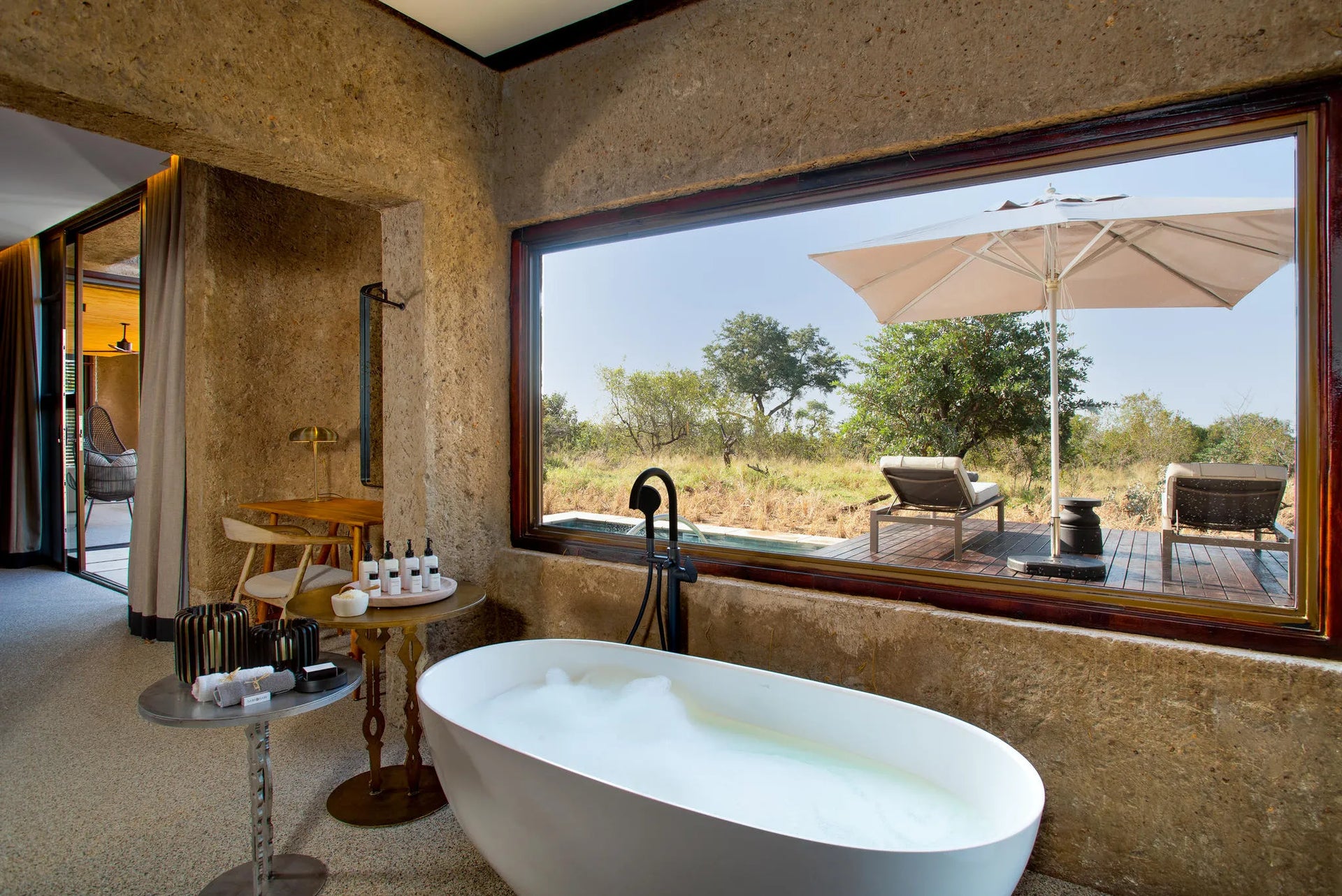 Amber Villa Main Bathroom