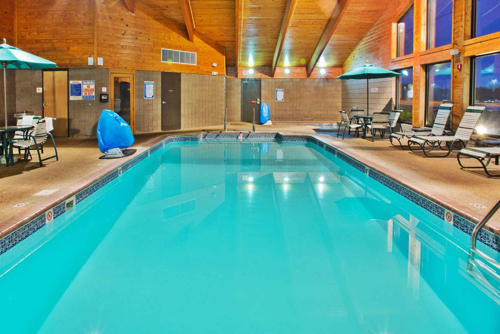 AmericInn by Wyndham Kearney