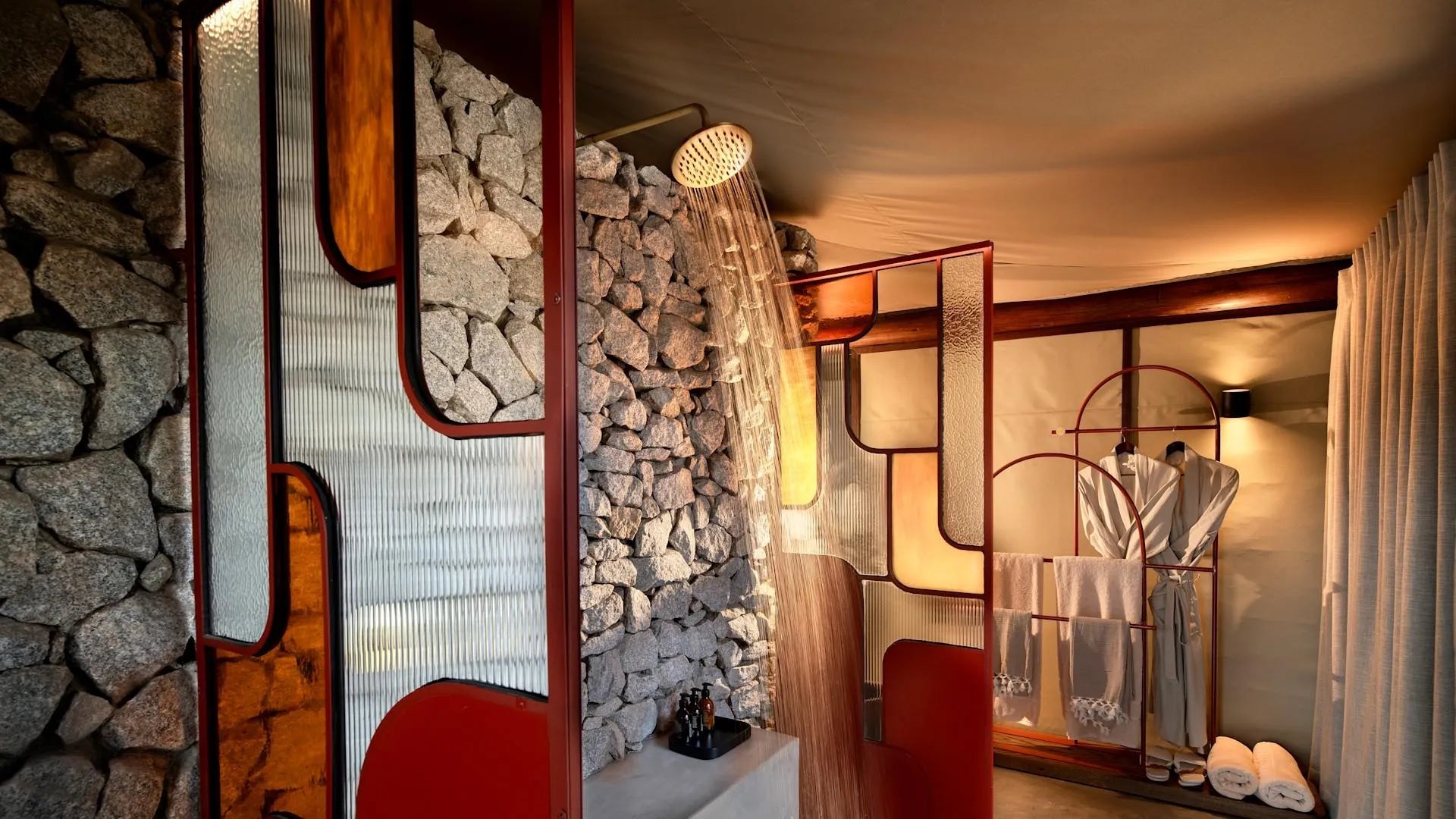 Room gallery image 4.