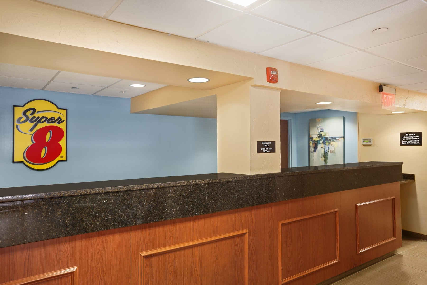 Super 8 by Wyndham Mount Laurel