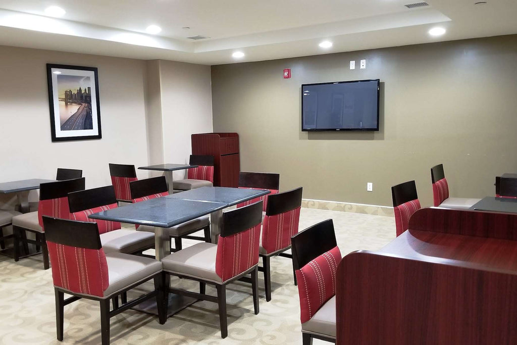 Days Inn by Wyndham Brooklyn Marine Park