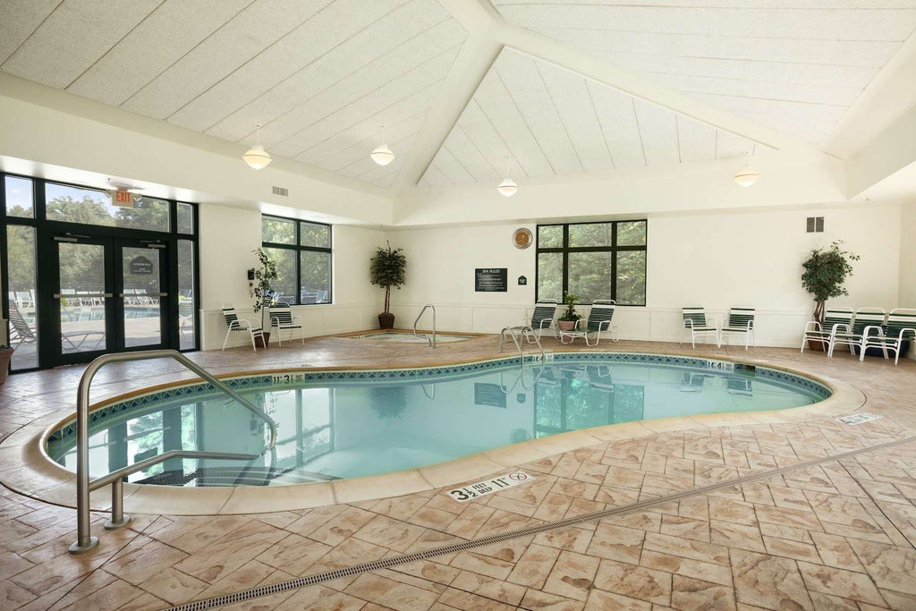 Wingate by Wyndham Lake George