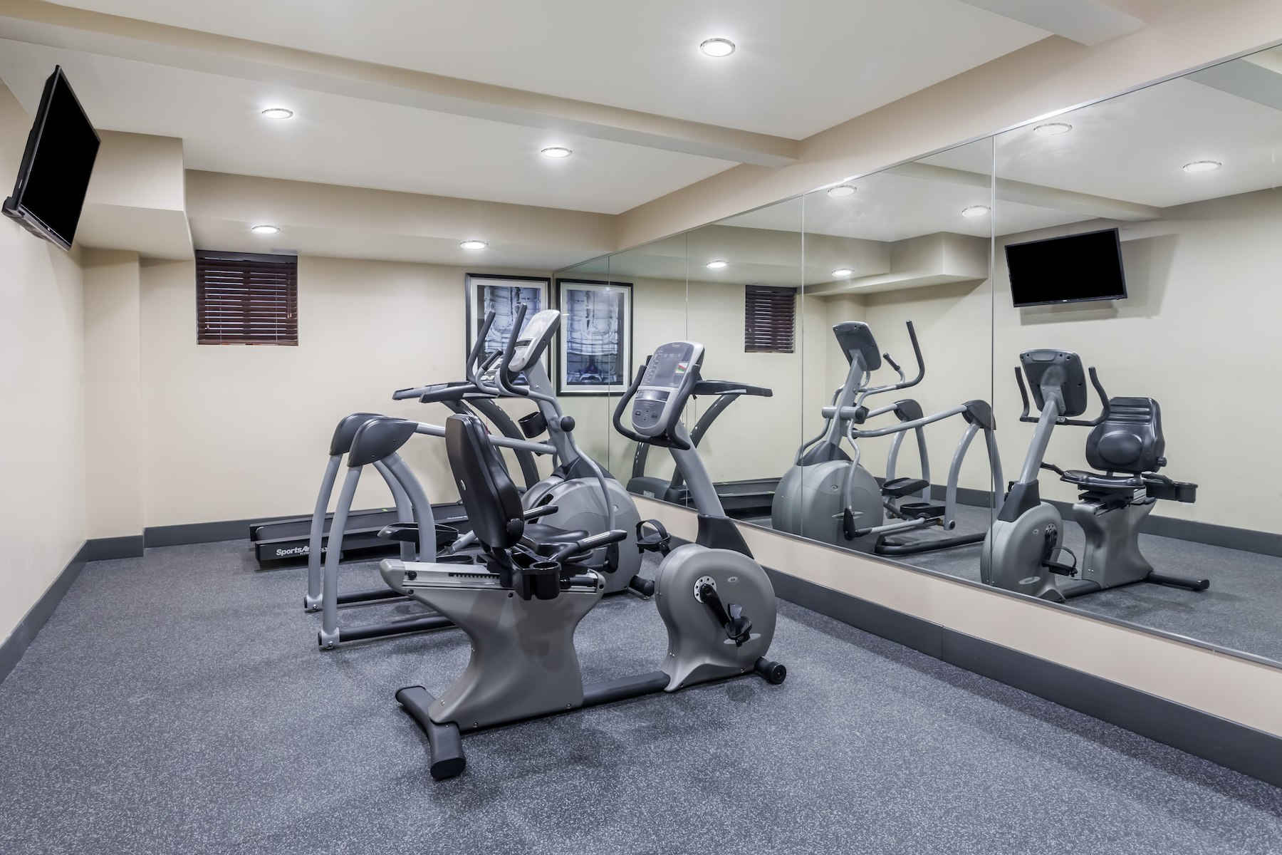Days Inn & Suites by Wyndham Jamaica JFK Airport