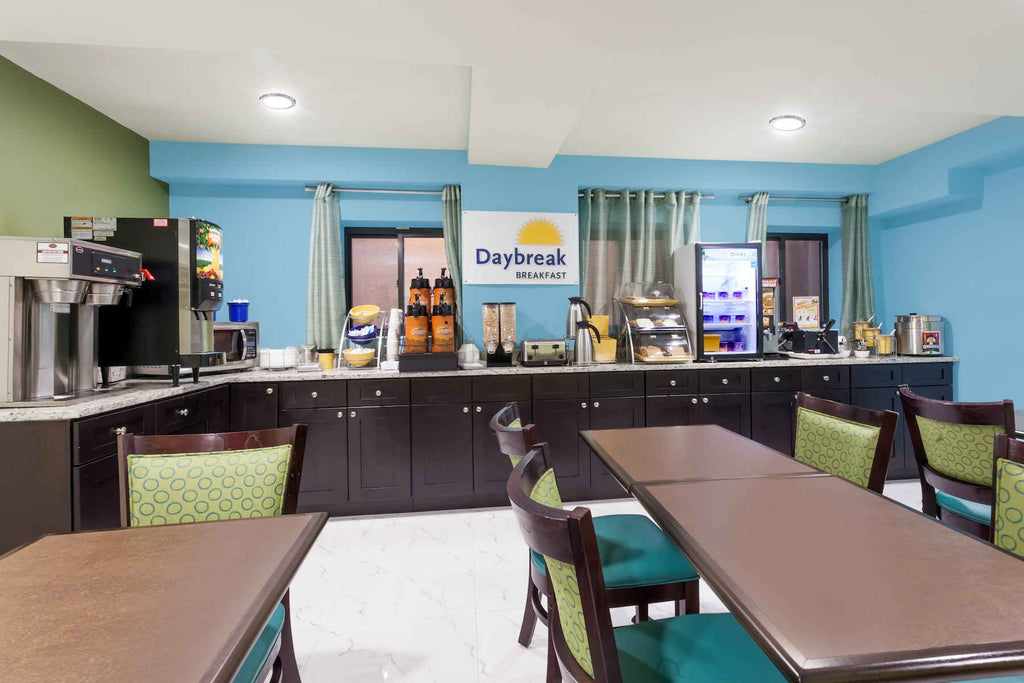 Days Inn & Suites by Wyndham Jamaica JFK Airport