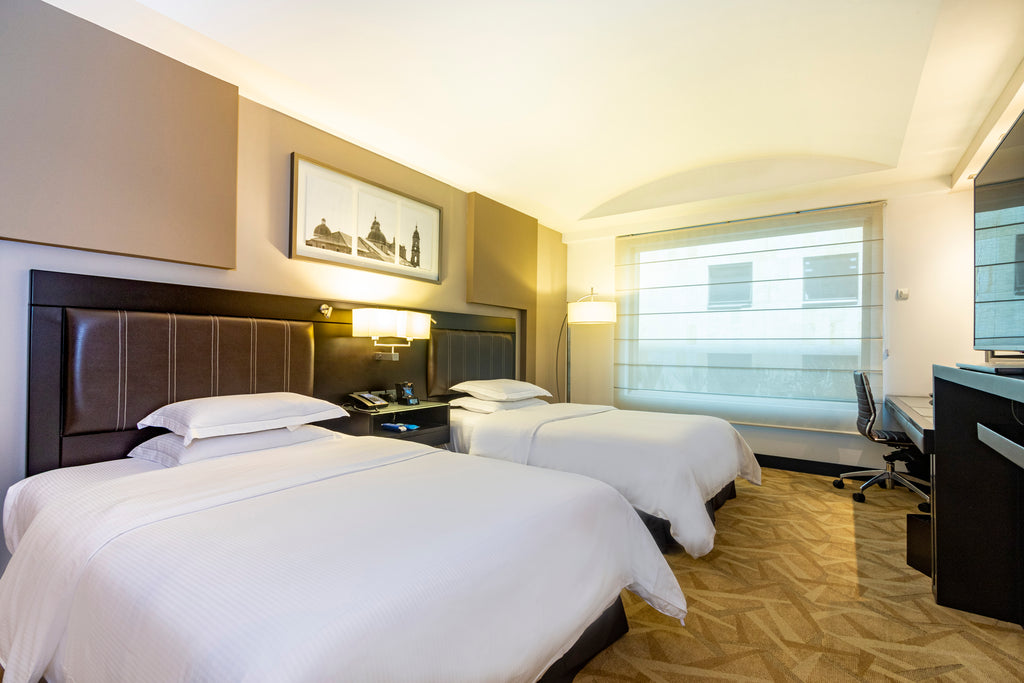 2 DOUBLE BEDS
