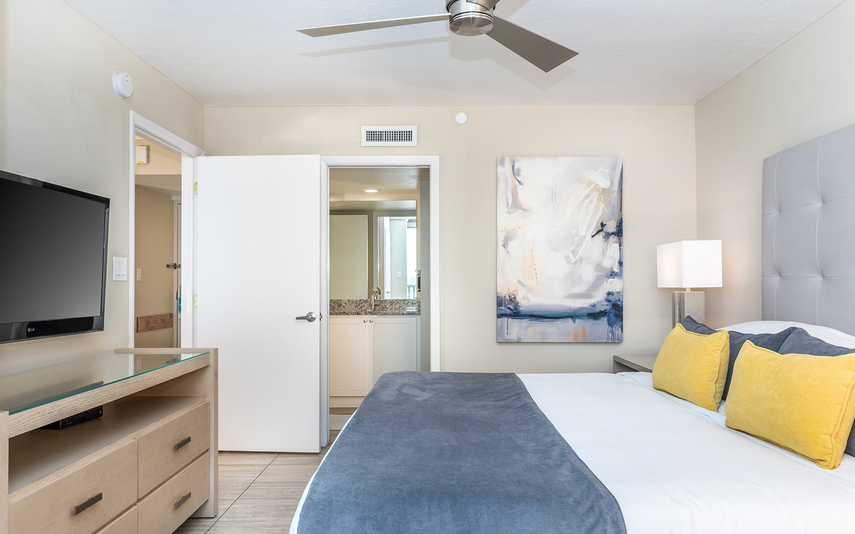 DiamondHead Beach Resort