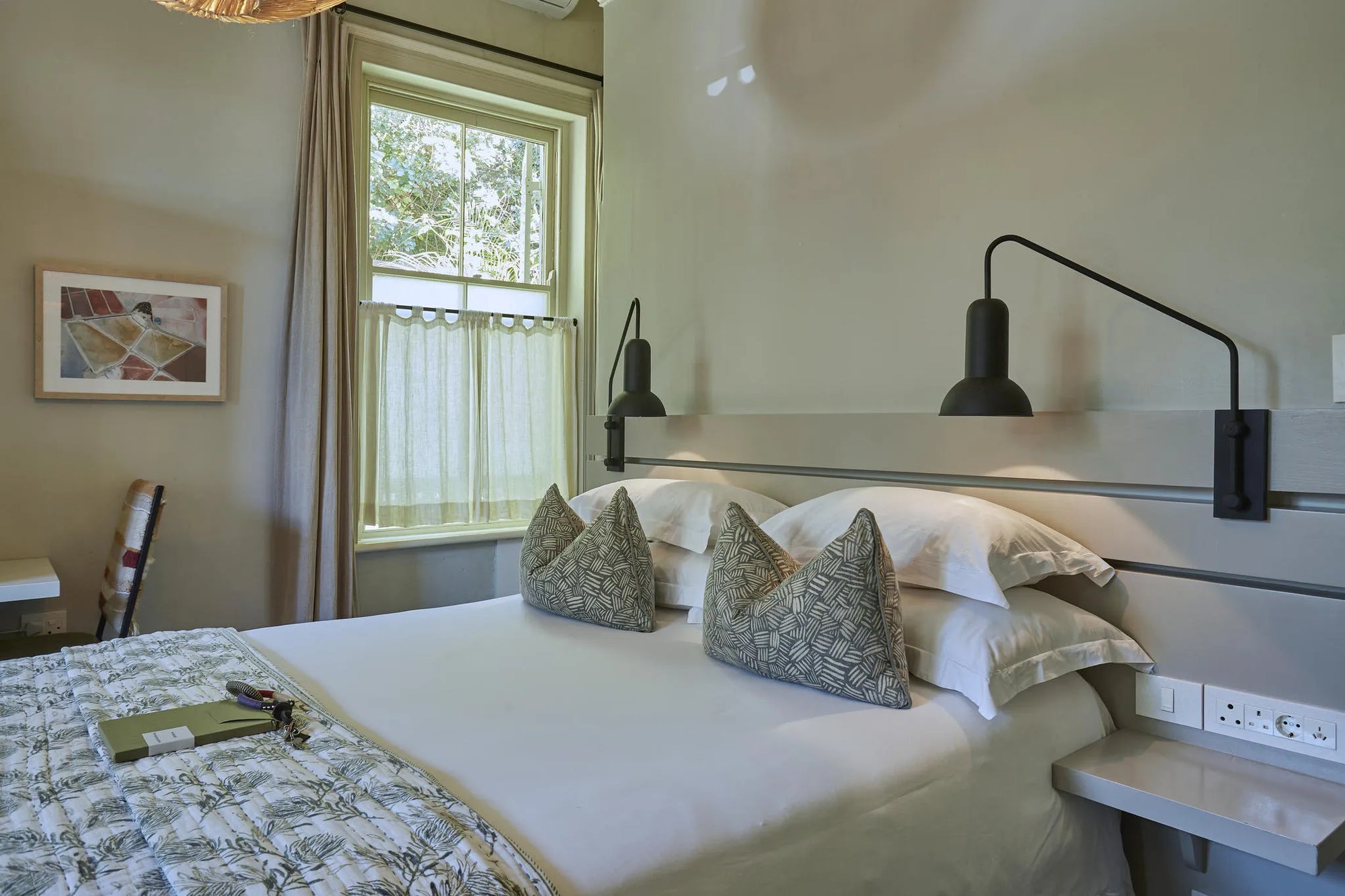 Room gallery image 1.
