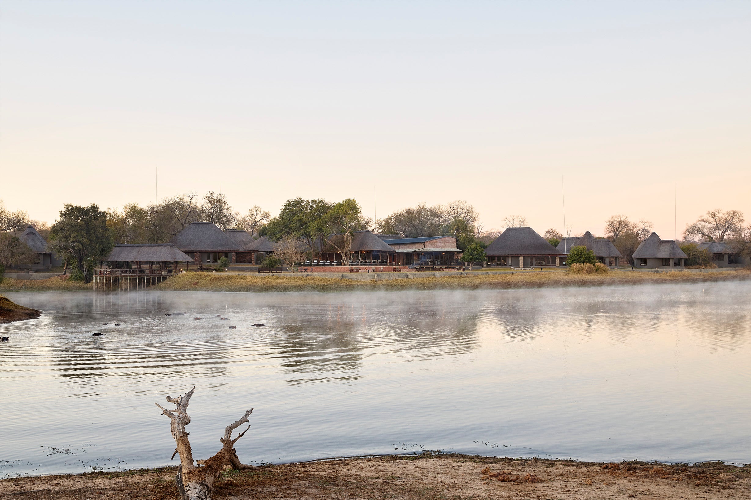 Arathusa Safari Lodge at the waterhole
