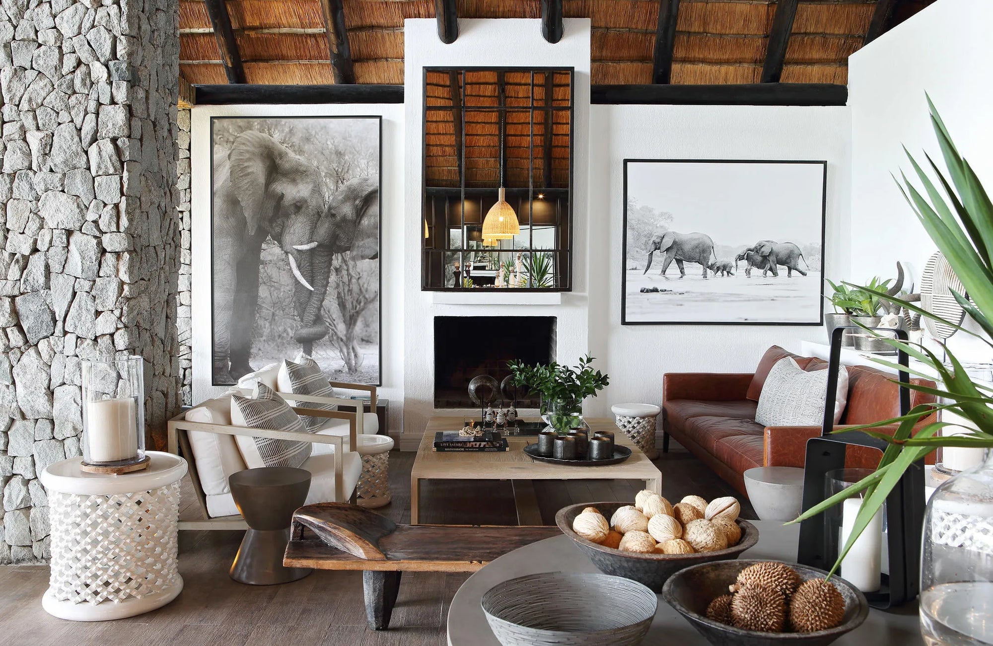 Private Granite Suites Main area at Londolozi Private Granite Suites, Londolozi Game Reserve, South Africa.
