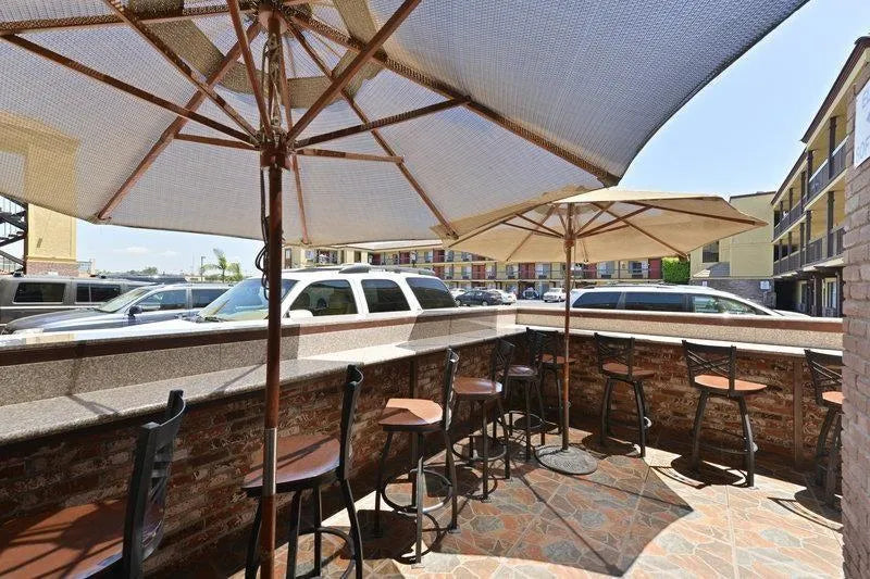 Best Western Plus Raffles Inn & Suites, Anaheim, United States gallery image 5.