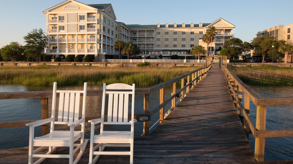 Courtyard Charleston Waterfront by Marriott
