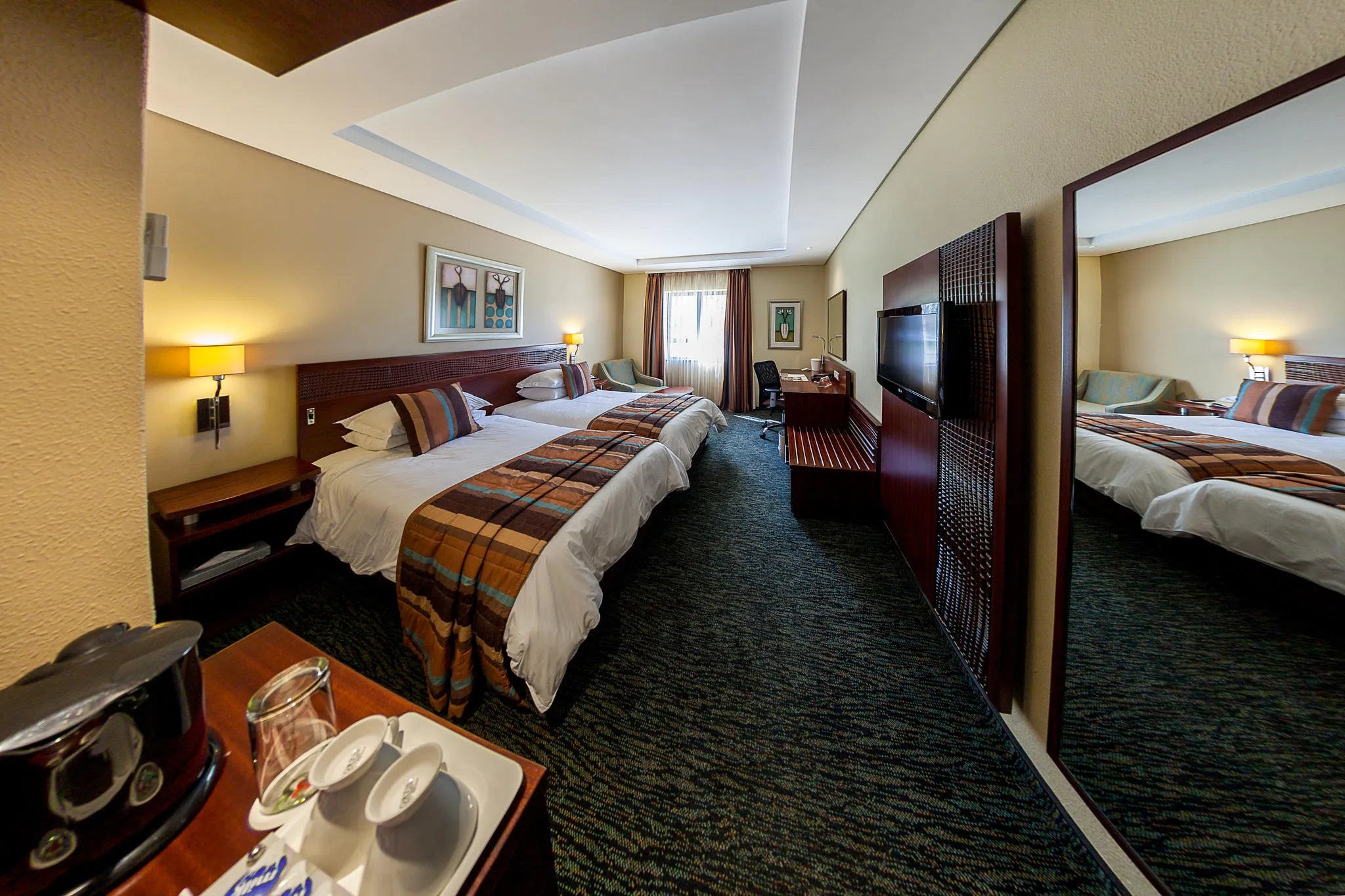 Room gallery image 1.