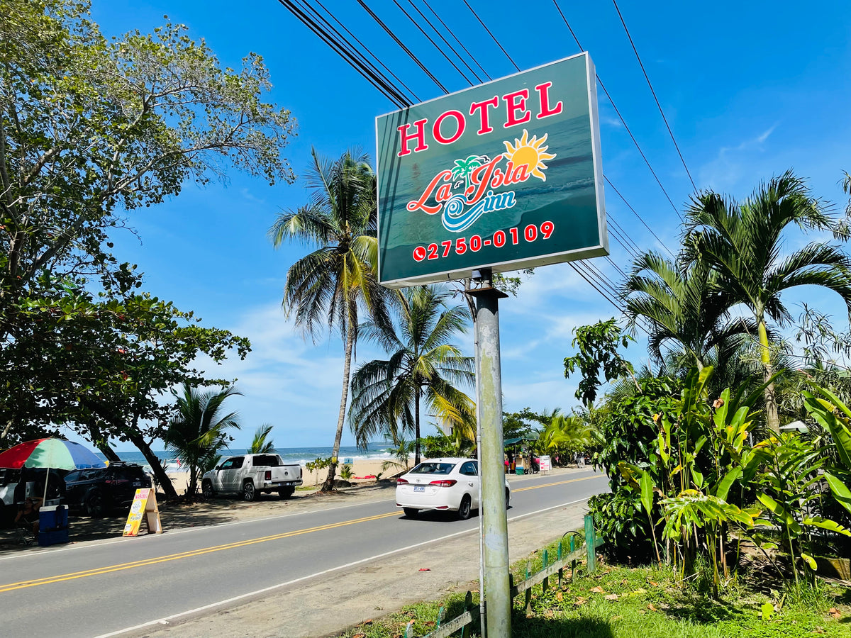 Hotel La Isla Inn