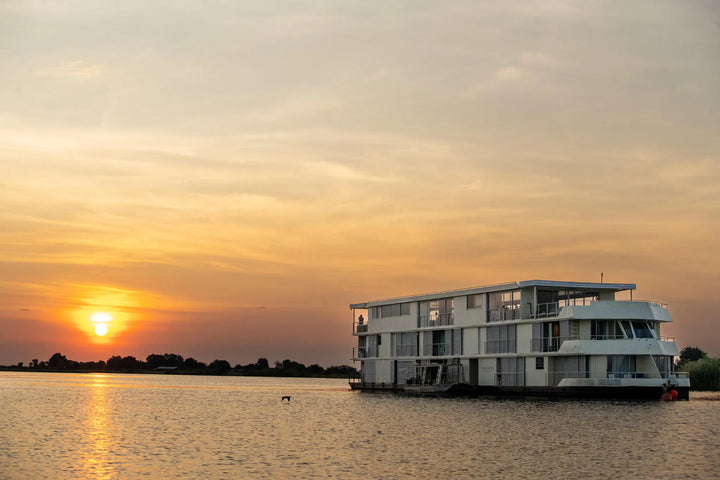 Zambezi Queen by Mantis