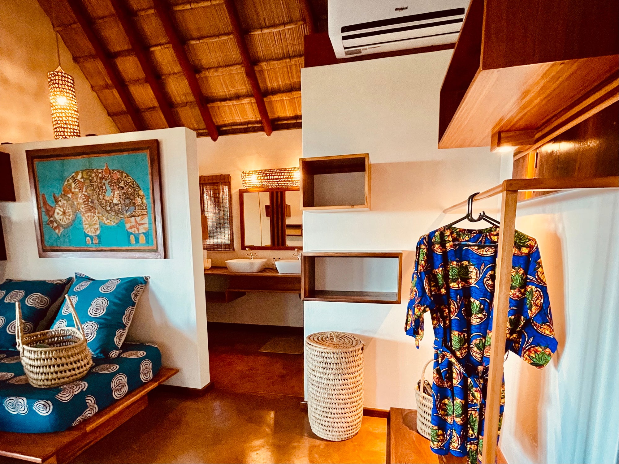 LUXURY COTTAGE SUITES (units n.1-2)