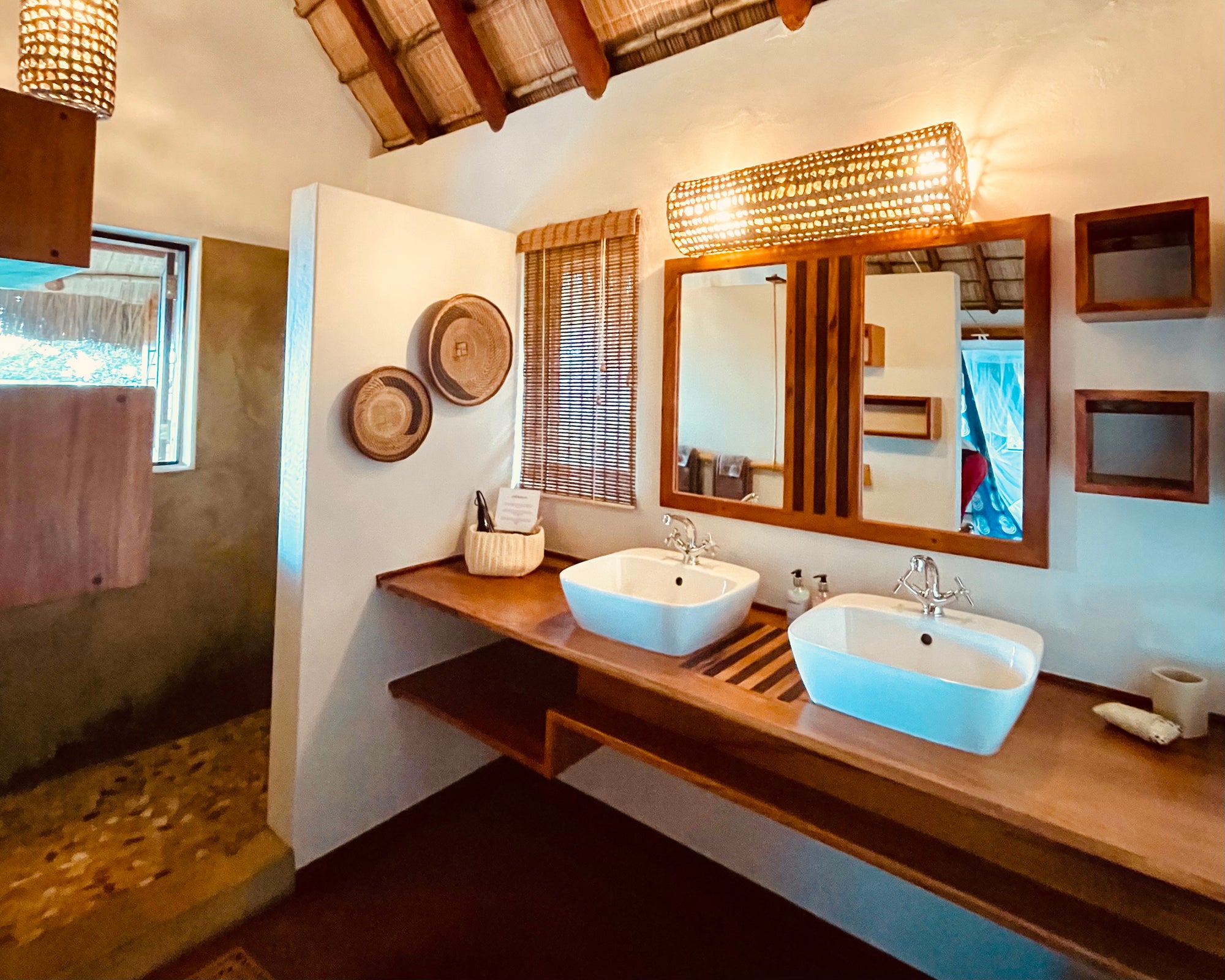 LUXURY COTTAGE SUITES (units n.1-2)