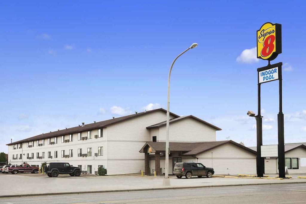 Super 8 by Wyndham Williston ND