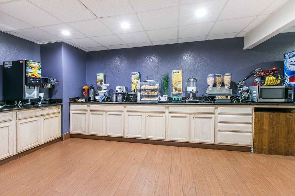 Microtel Inn & Suites by Wyndham Oklahoma City Airport
