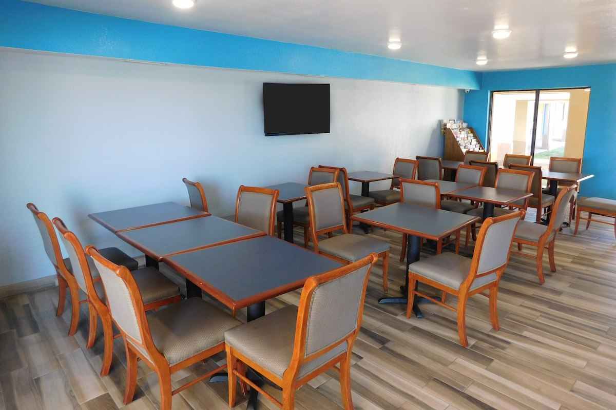 Days Inn by Wyndham Oklahoma City NW Expressway