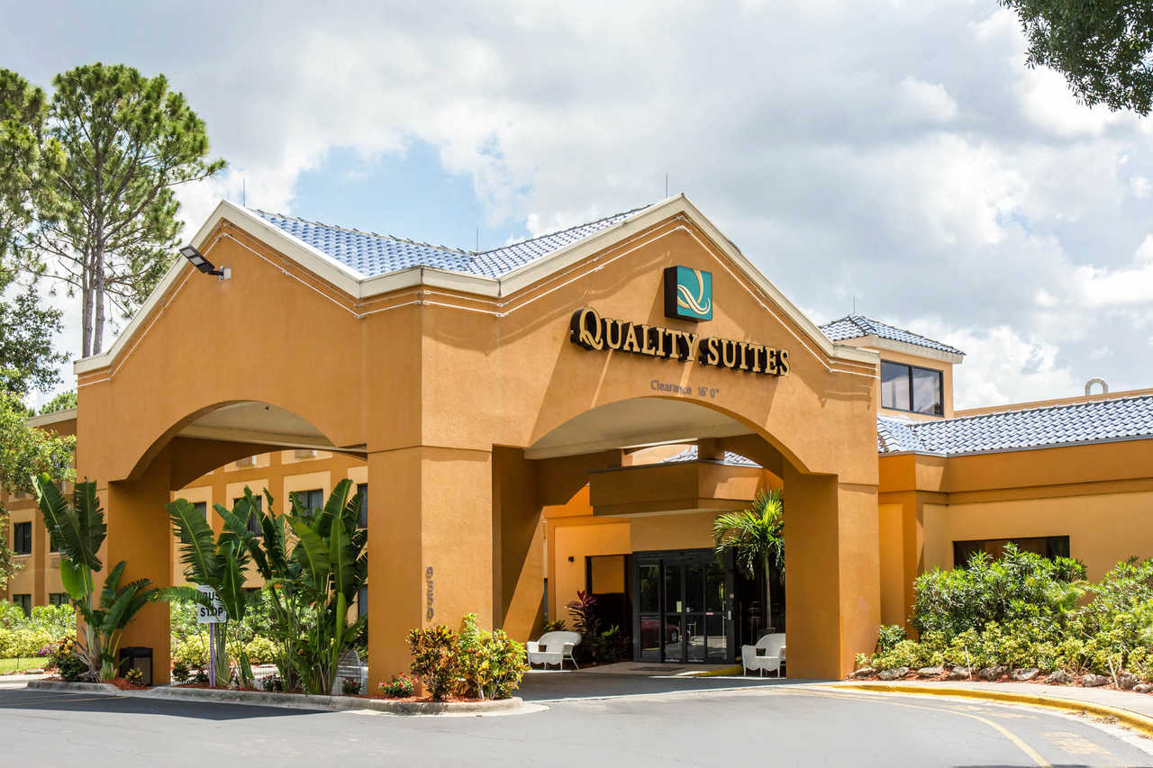 Quality Suites Turkey Lake South