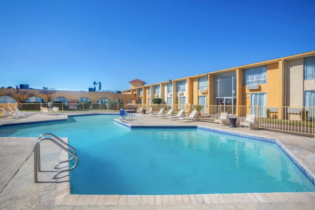 Days Inn by Wyndham Del Rio