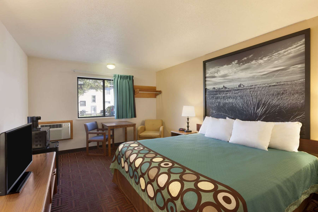 Super 8 by Wyndham Wall