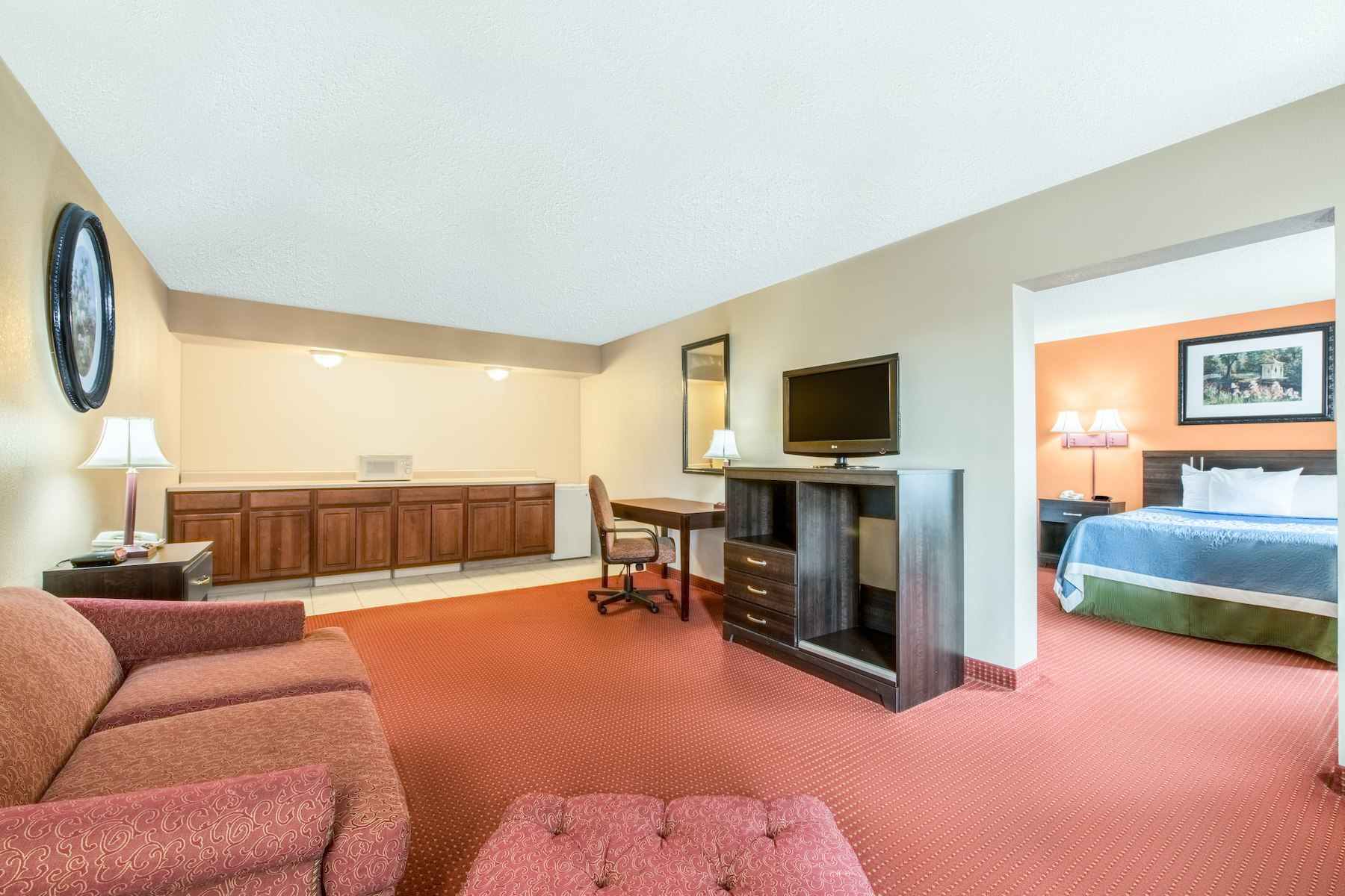 Days Inn & Suites by Wyndham Lancaster