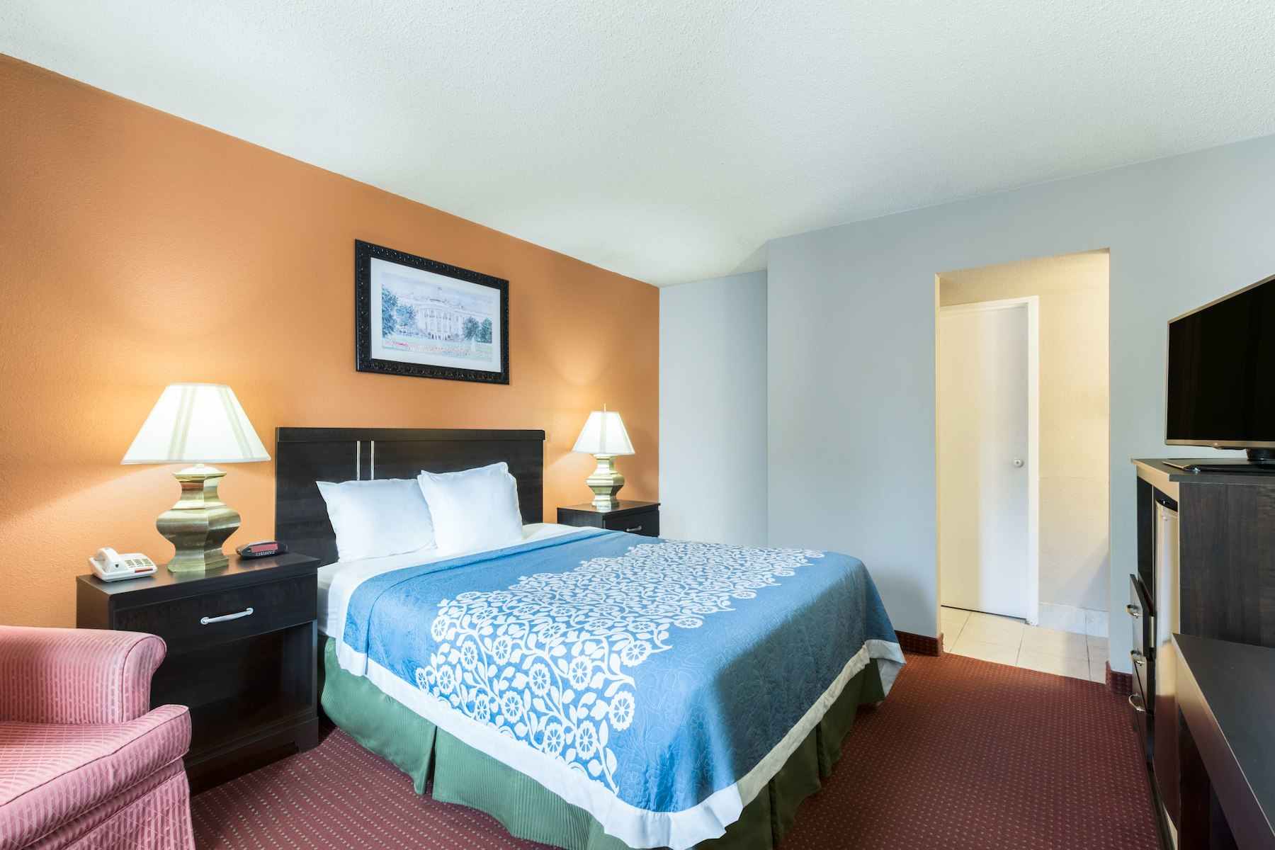 Days Inn & Suites by Wyndham Lancaster
