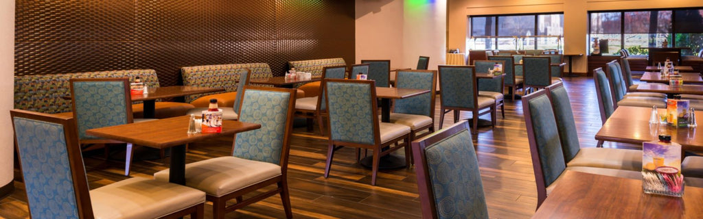 Holiday Inn & Suites Warren