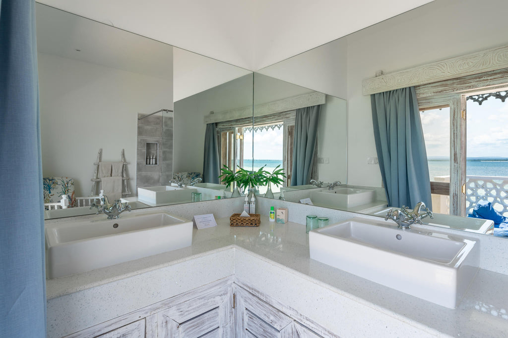 Overwater Suite gallery image 5