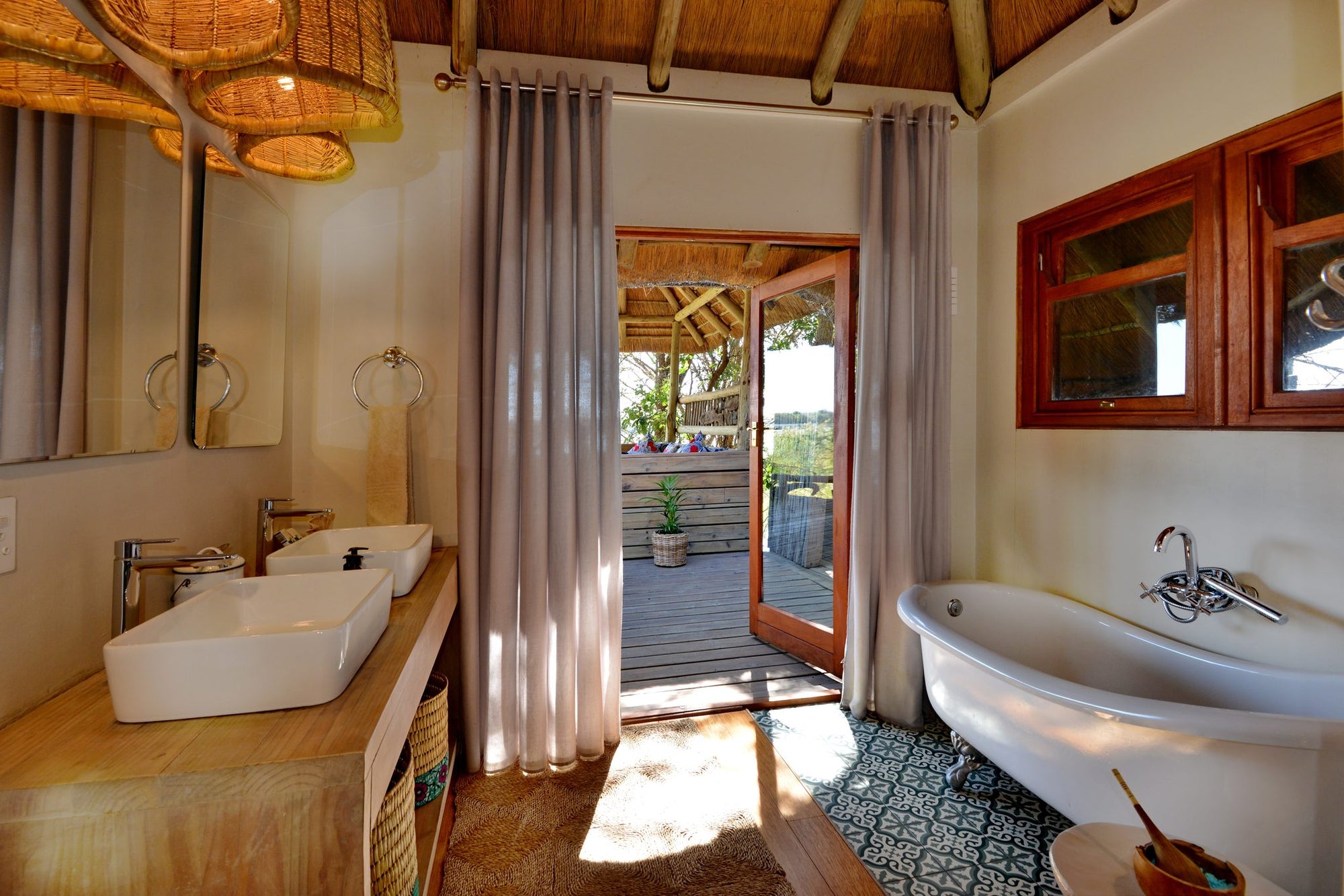 HONEYMOON SUITE