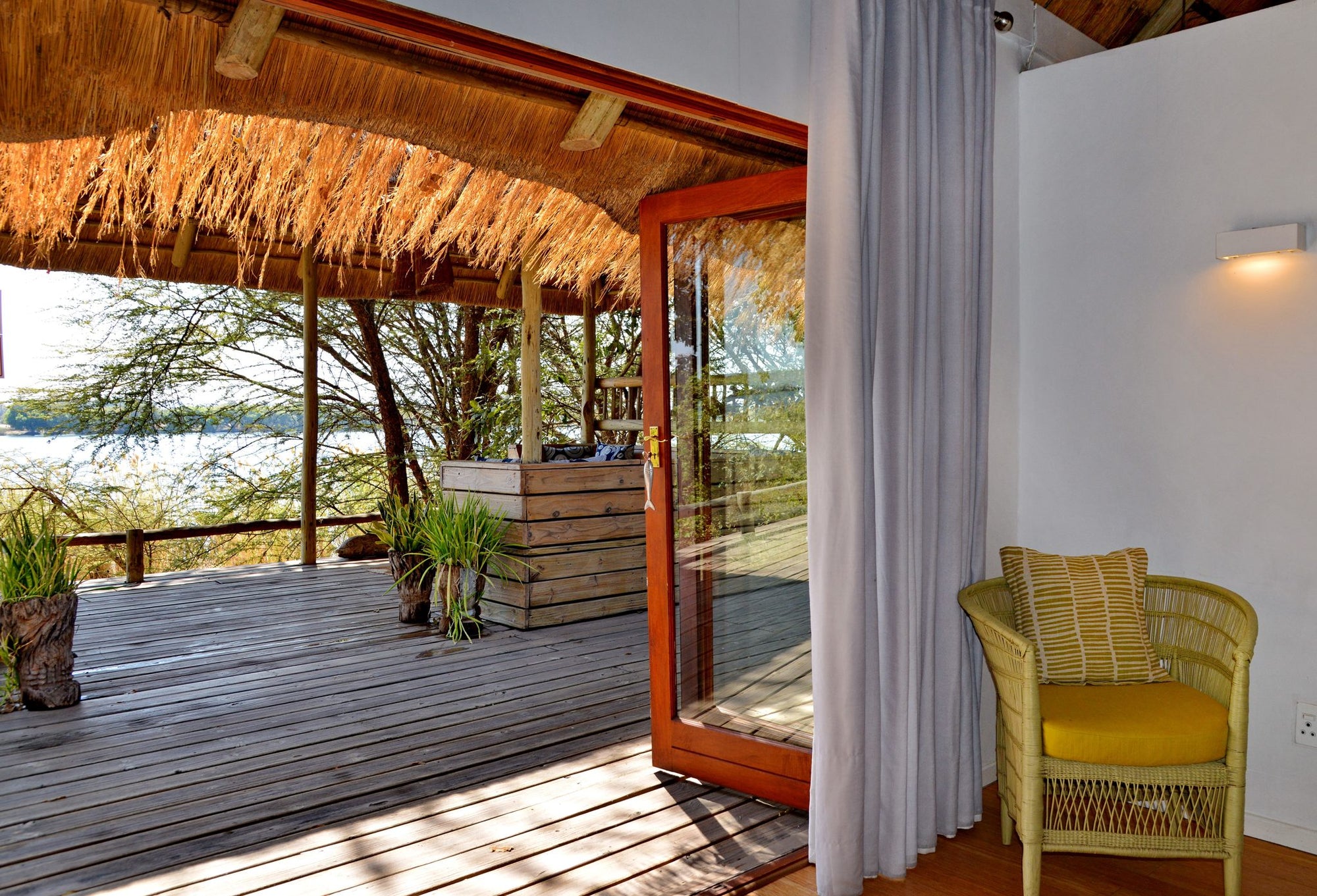 HONEYMOON SUITE