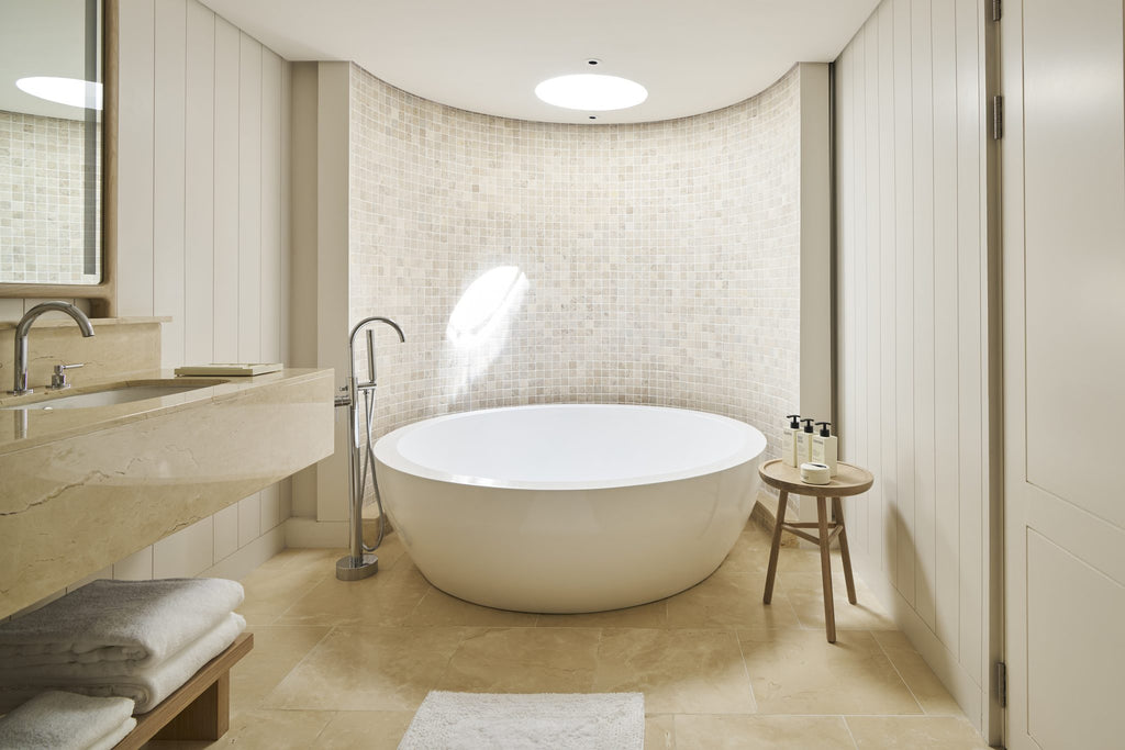 The Grand LUX* Suite