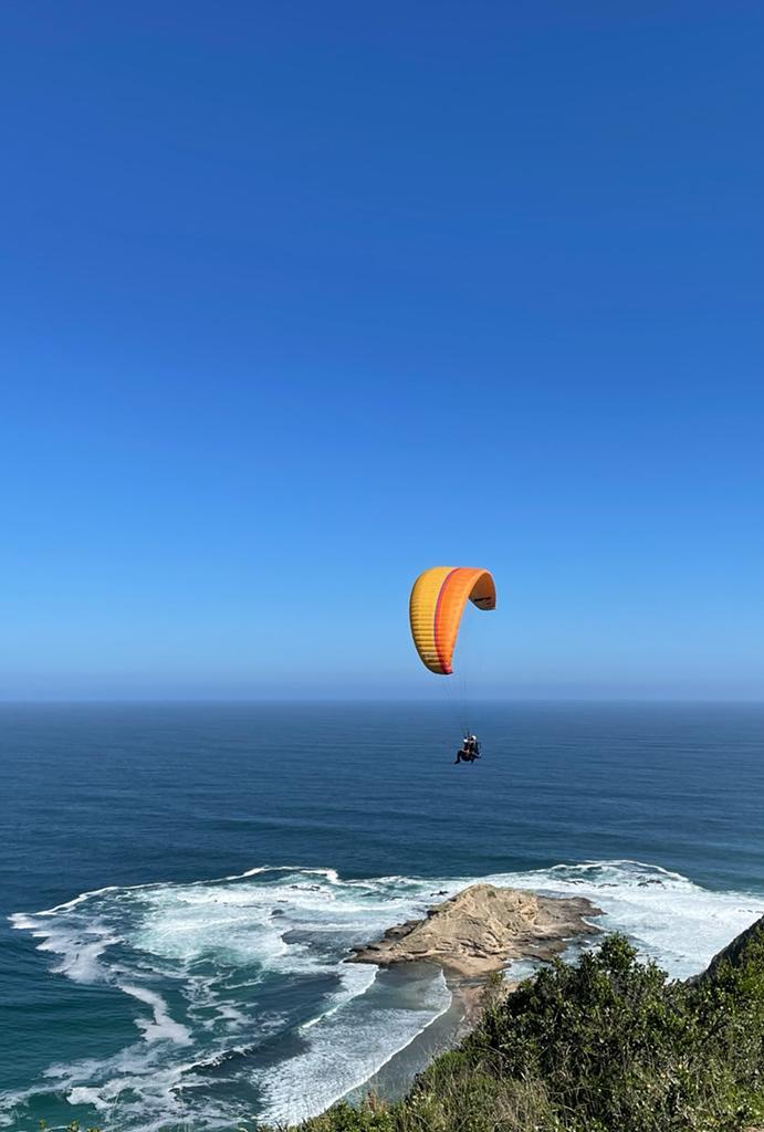 Paraglyding gallery image 2