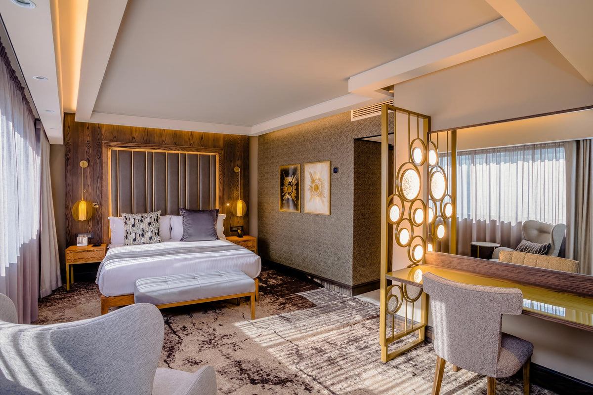 Deluxe Room - King or Twin  gallery image 3