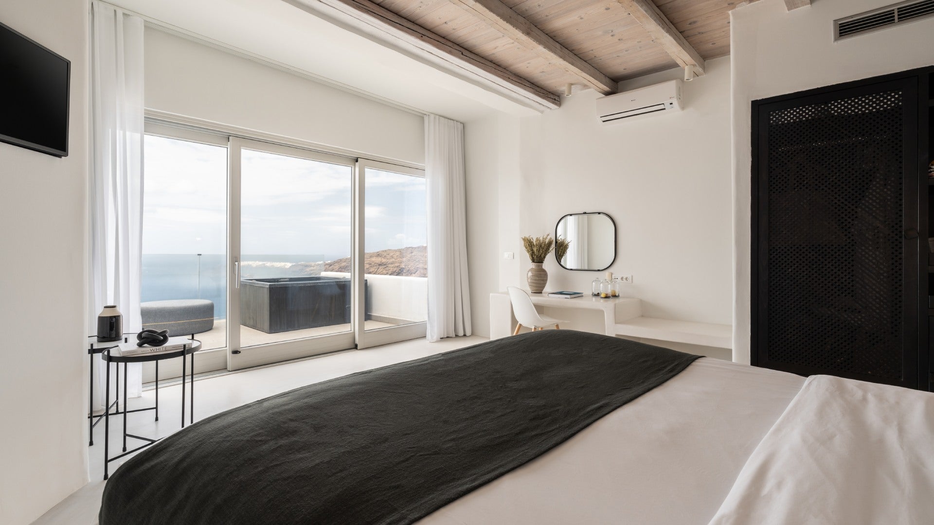 Rocabella Santorini