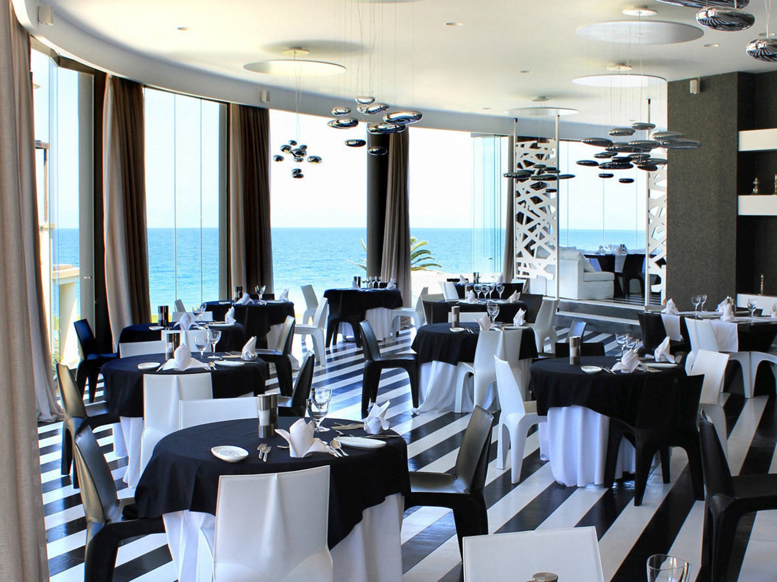 SENTIDO Ixian All Suites