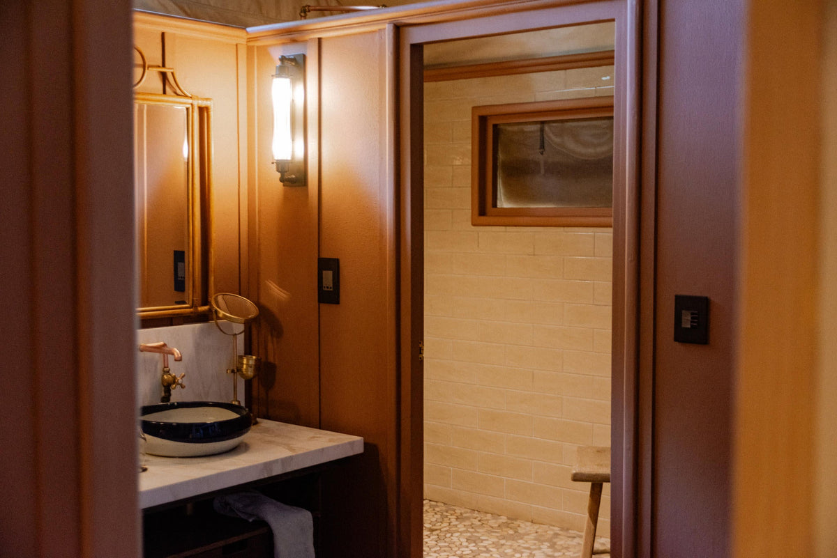 Luxury tented room gallery image 5