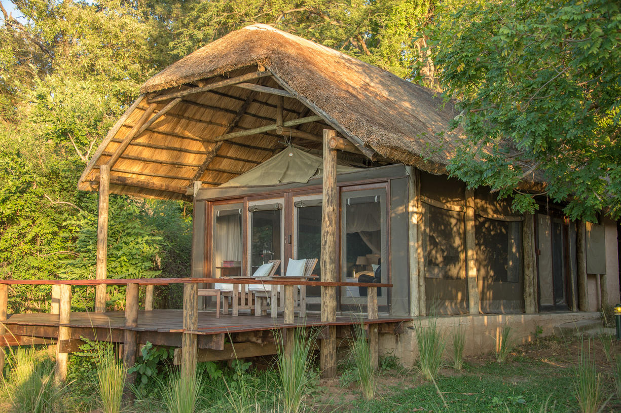 *Family Deluxe Suites (2 suites with a shared outside lounge) gallery image 3
