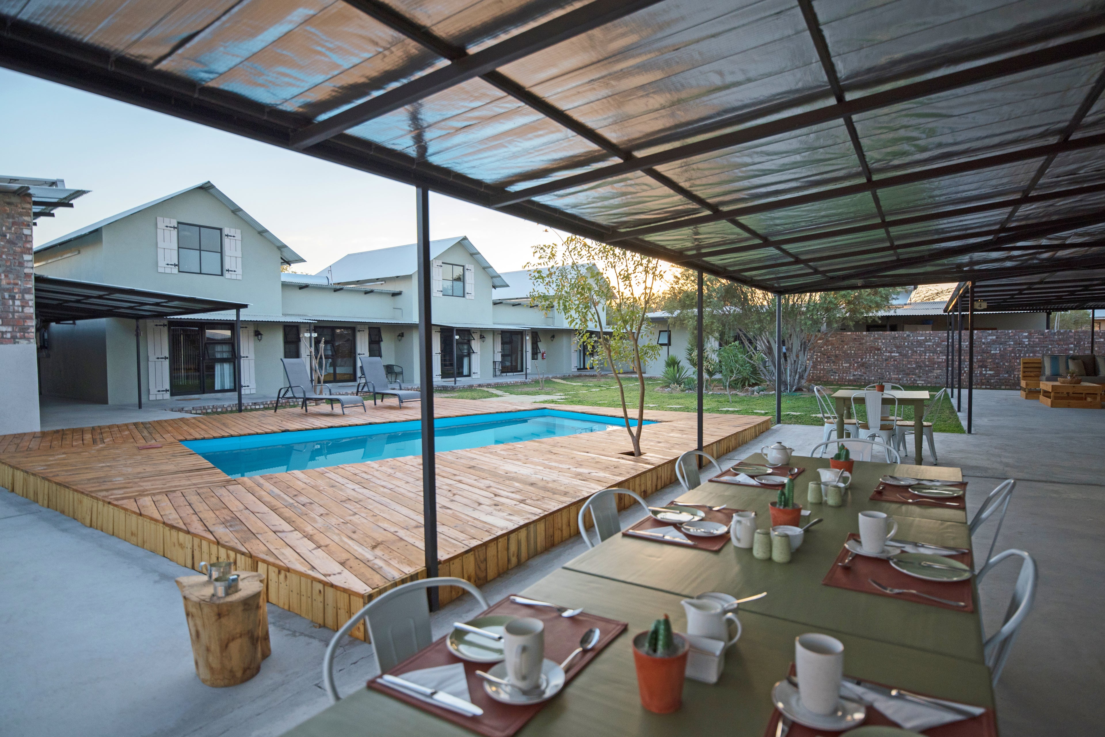 Breakfast Area | Pool