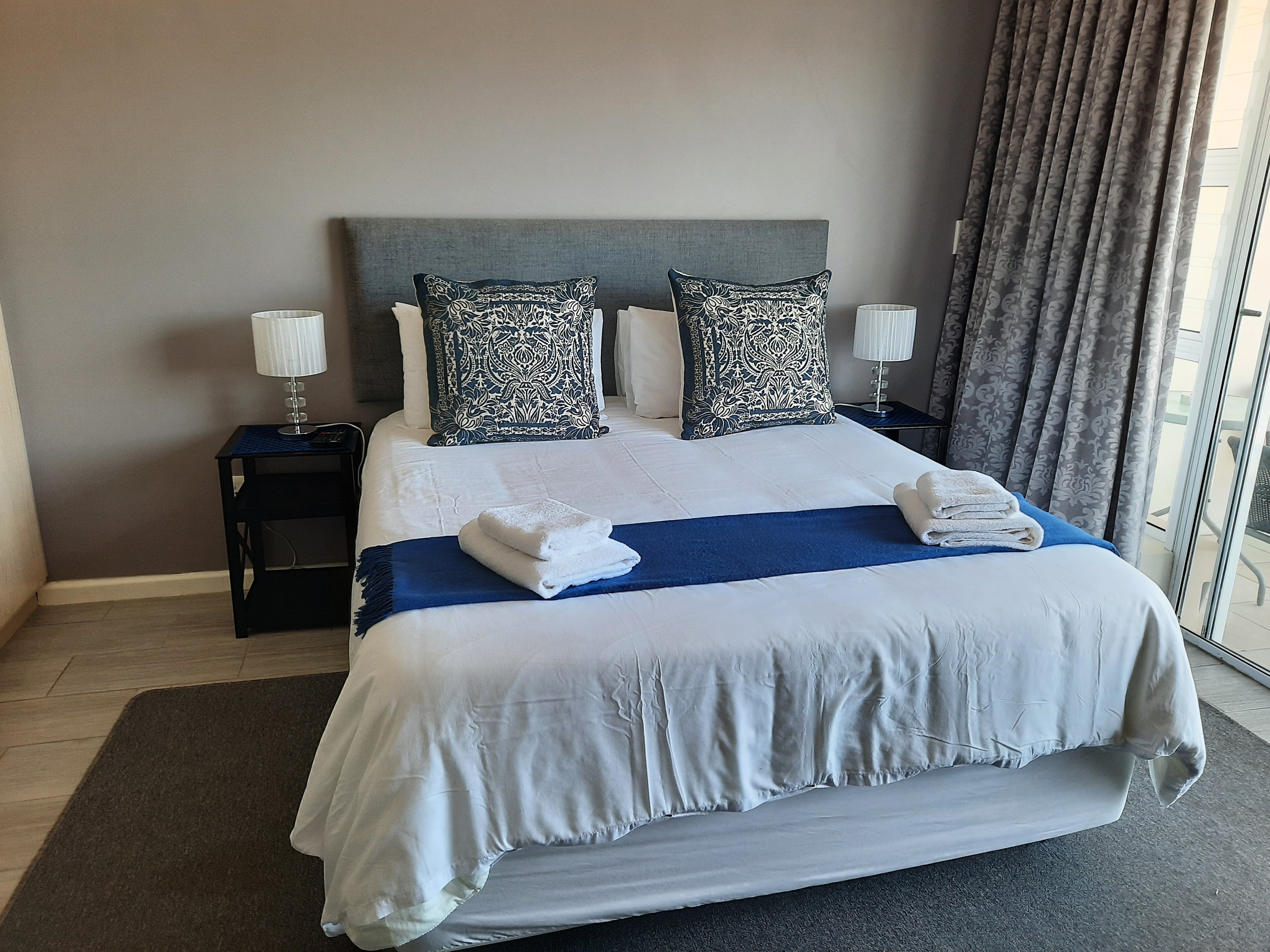 Luxury Queen Room