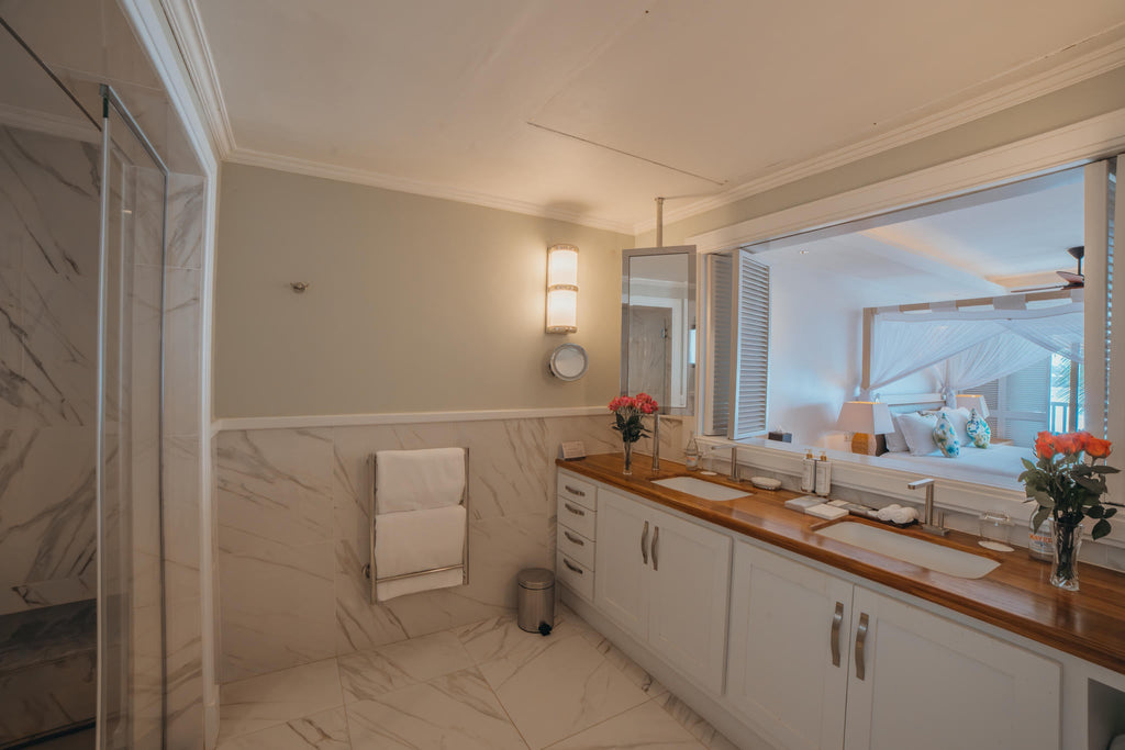2 Bedroom Deluxe Ocean View Suite gallery image 8