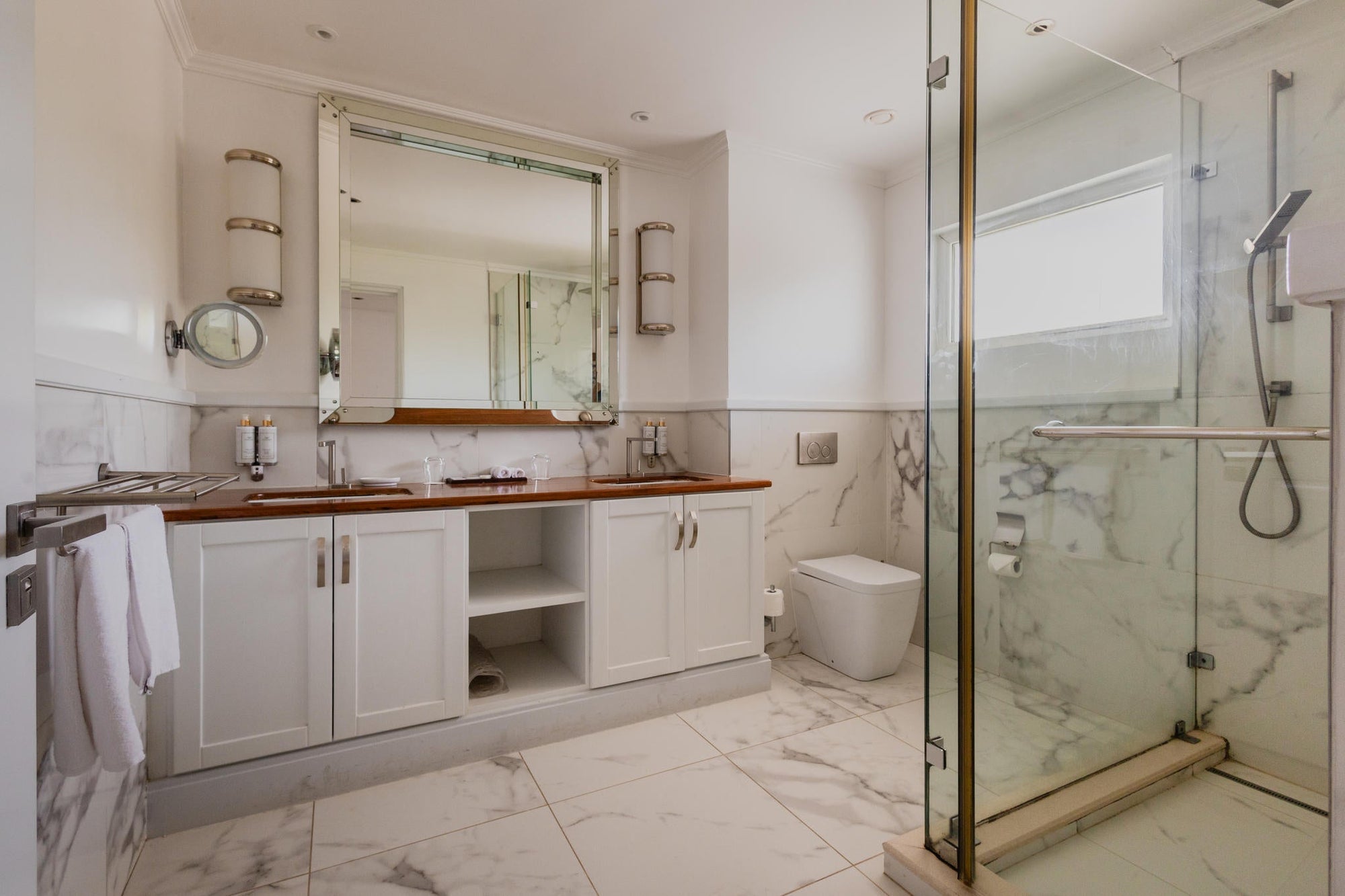 2 Bedroom Ocean View Suite gallery image 8