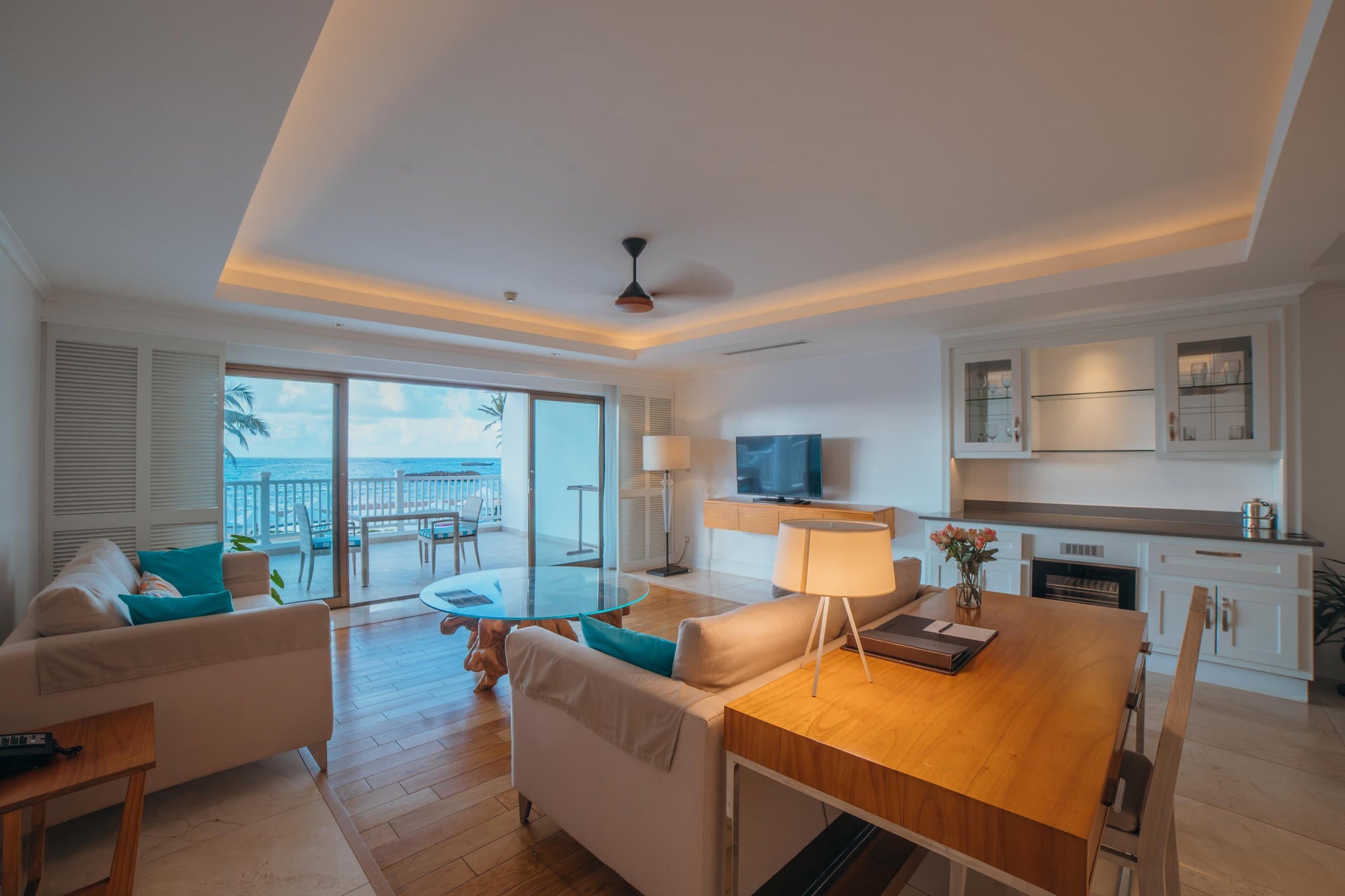 1 Bedroom Ocean View Suite gallery image 7